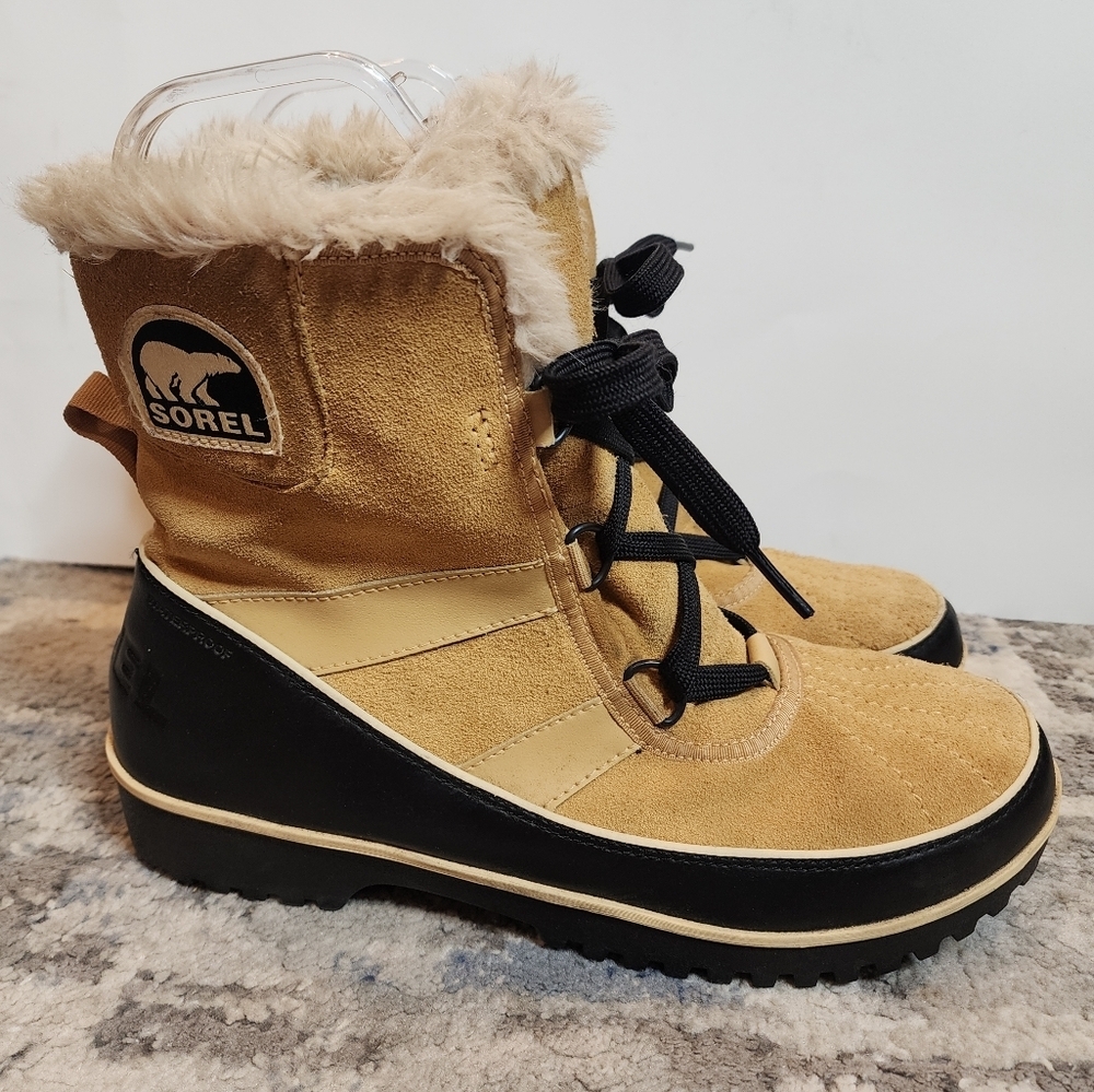 Sorel Camel and Black Winter Boots